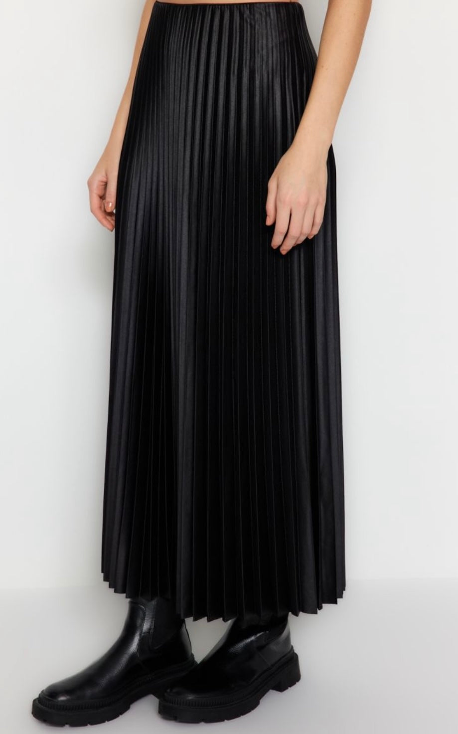 Black Pleated Skirt